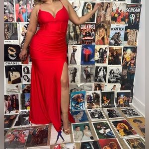 Red 💋 Beautiful Dress 😍 !!